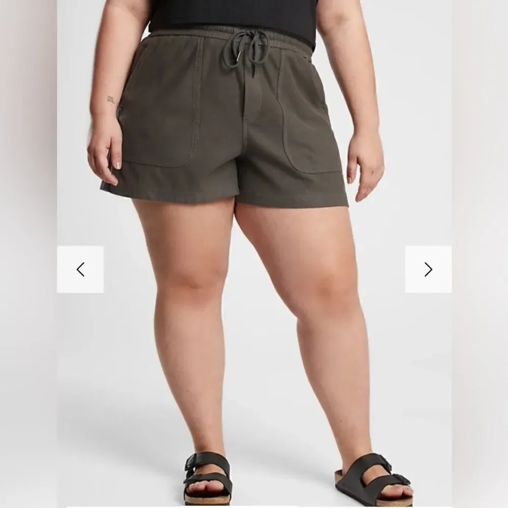 Athleta Farallon Shorts, Cypress Green